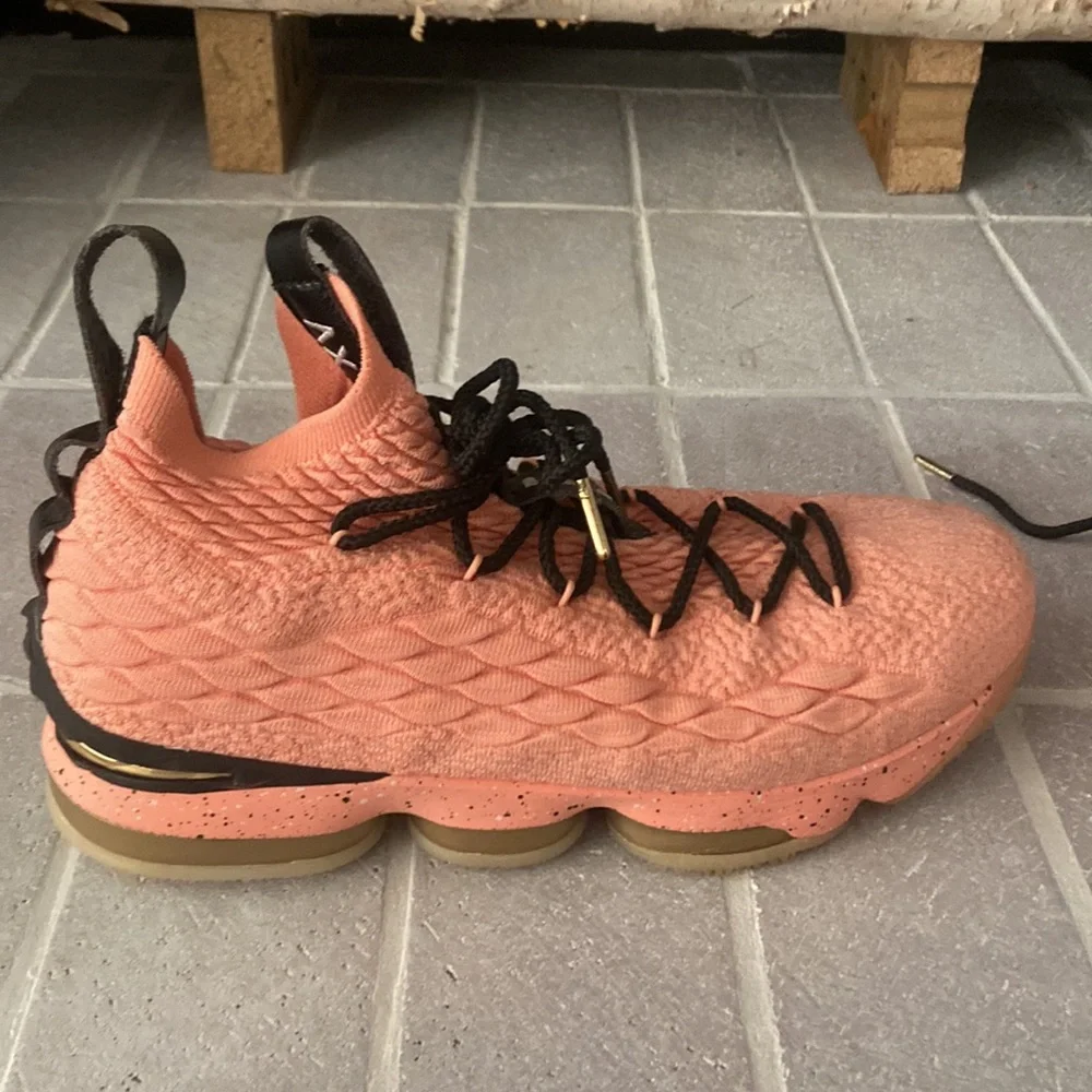 Nike Lebron 15 ‘Hollywood’ Mens Shoe Sz 11 REPLICA - Picture 3 of 5